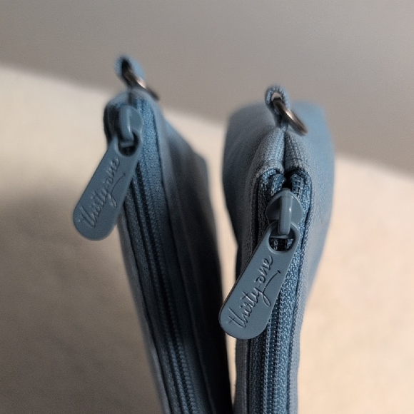 Thirty One Blue Embroidered Women's  Cosmetic Bags - Picture 7 of 12